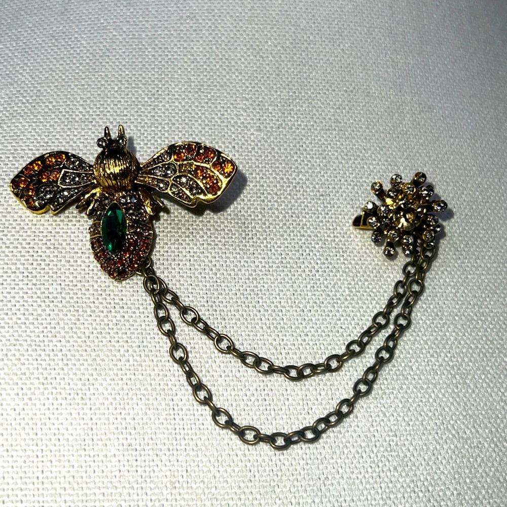 Bee & flower  With Tassel Chain Double Pin Buckle sweater Brooch